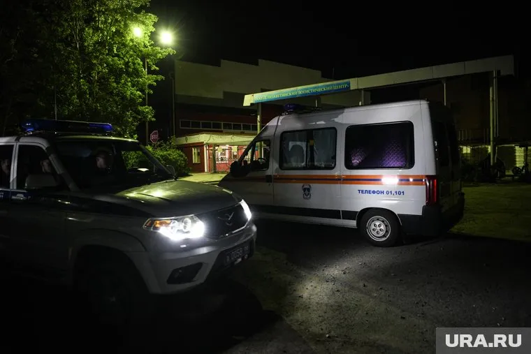 Ночью в поселок съехались все спецслужбы