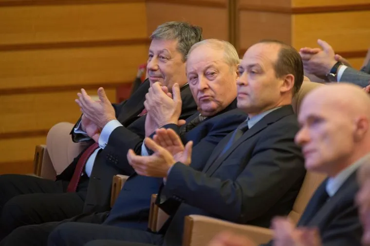 Торжественный прием в честь дня конституции в резиденции губернатора. Екатеринбург, россель эдуард, чернецкий аркадий, пересторонин сергей, аплодисменты