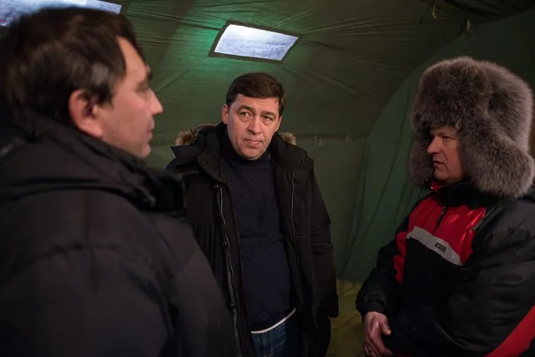 Губернатор Куйвашев в Сухом Логу. Место аварии на водоводе, штаб ЧС