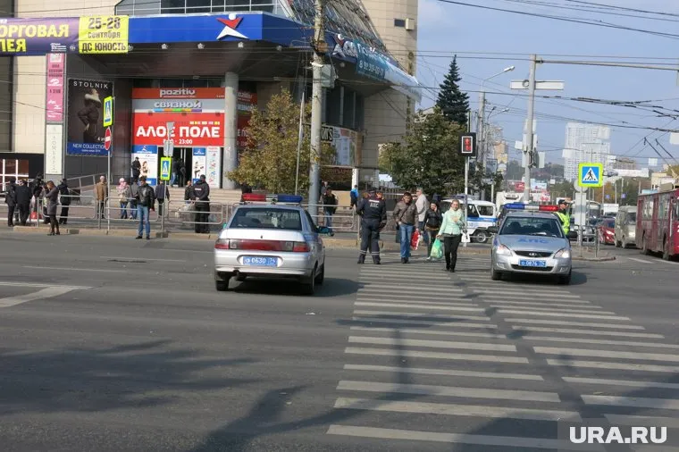 Из ТЦ «Алое Поле» выехал сетевой супермаркет