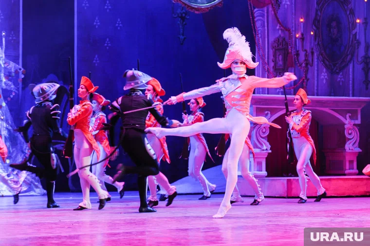 Балет «Щелкунчик» стартует с 22 декабря в театре оперы и балета имени Глинки