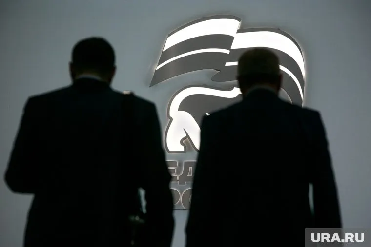 В ХМАО фавориты праймериз «Единой Росси» Вадим Шувалов и Павел Завальный пока лидируют по одномандатным округам