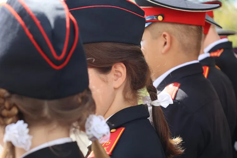 Открытие мемориальной доски памяти Владислава Шайдорова, ученика кадетской школы №75. Курган