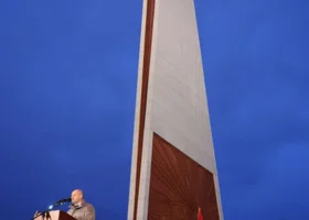 В свердловской Верхней Пышме открыли стелу «Город трудовой доблести»