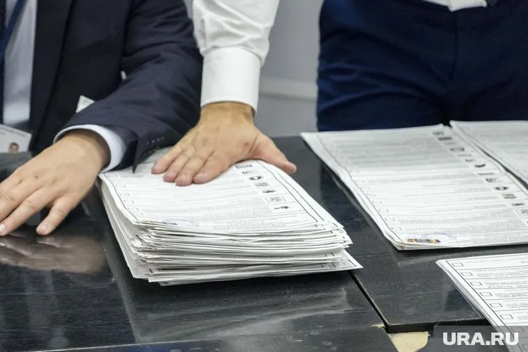 Камеры наблюдения запечатлели момент вброса бюллетеней в урну