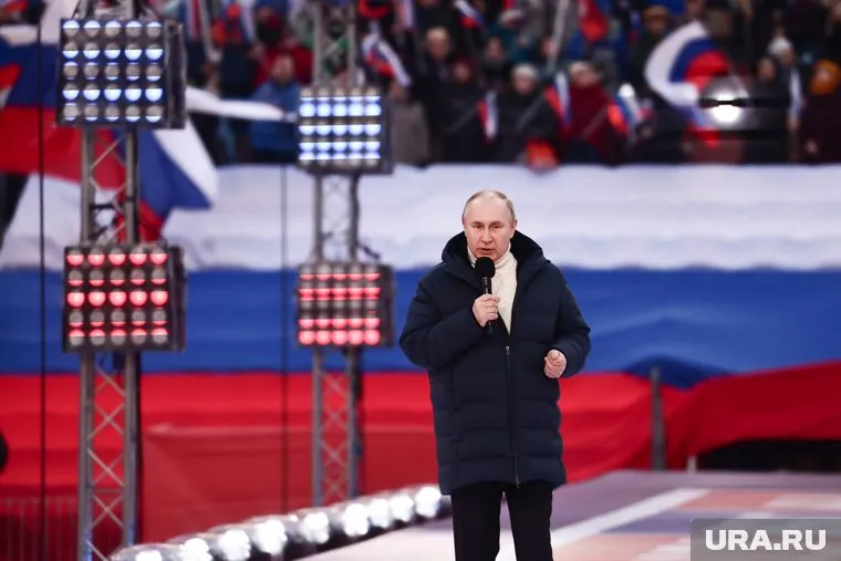 У президента РФ Владимира Путина нет имперских амбиций, он создает пояс безопасности России, заявил URA.RU депутат Госдумы Виктор Водолацкий