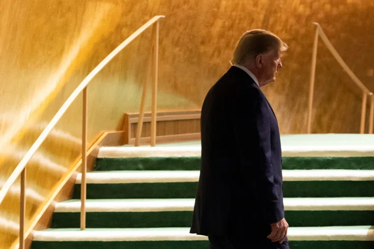 Дональд Трамп пока никак не отреагировал на шумиху в прессе