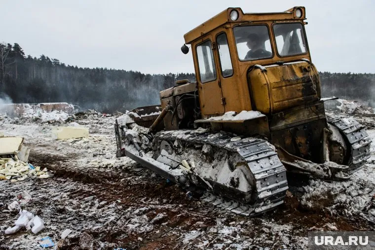 Машина участвовала в ликвидации свалки