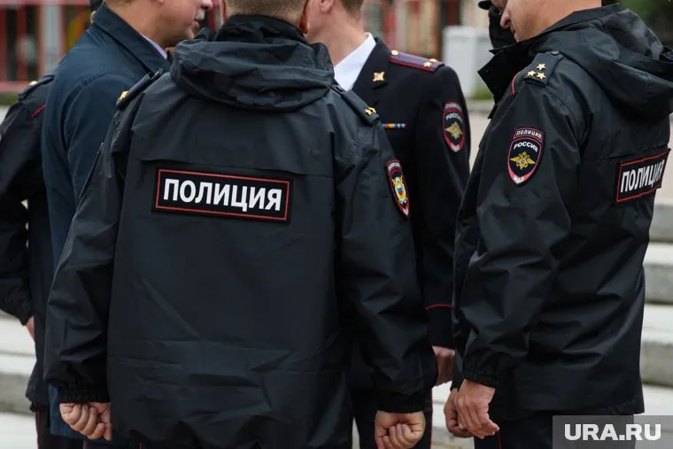 Оперативно прибывший наряд ОВД Березовского доставил девочек в больницу, где они сейчас и находятся