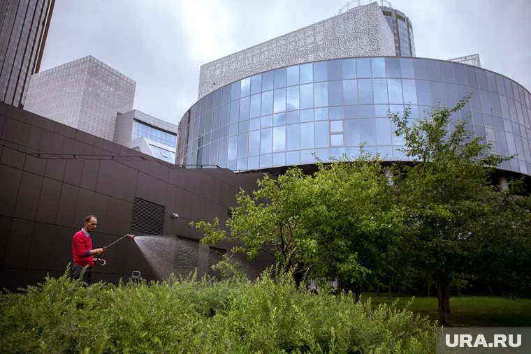 В центре силовики ищут экстремистскую литературу