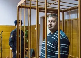 Спасая репутацию осужденного чиновника мэрии, адвокаты «отправили его в космос»