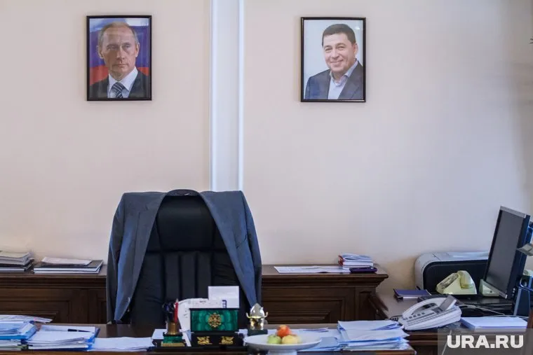 Мы не сомневаемся, что свердловские чиновники много делают для улучшения условий жизни земляков. Поэтому и лонг-лист включает почти пятьдесят фамилий. Но нужно выбрать самого-самого