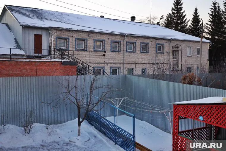 Суд закрыл дело на зеков из-за взяток в курганском центре УФСИН