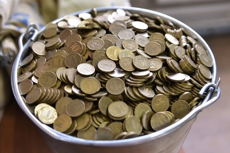 Деньги. Инфляция. Девальвация. Монеты. Бюджет. Наличка. Дефицит. Мелочь. Кэш. Сдача. Финансы. Рубль. Валюта. Кризис. Челябинск., рубль, деньги