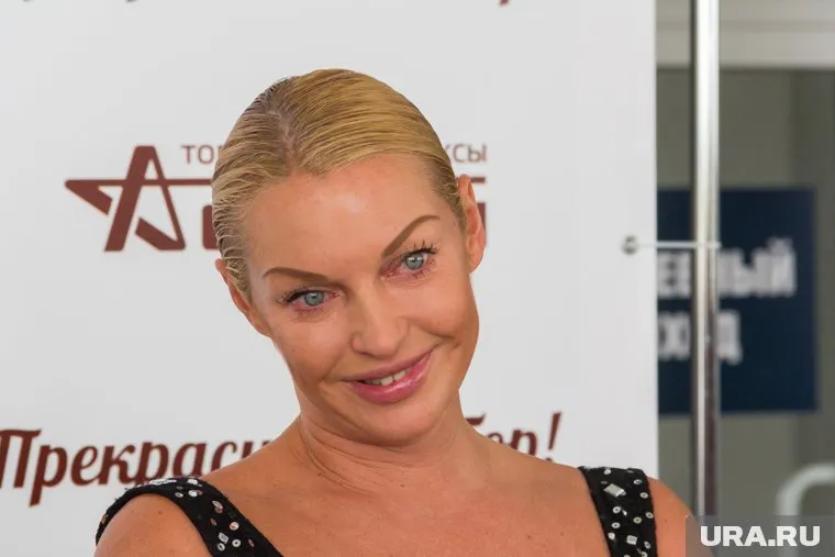 Балерина Анастасия Волочкова прошла тест на полиграфе в ходе которого созналась в романе с Джимом Керри.