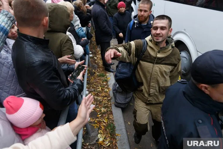 В Новом Уренгое прошли проводы мобилизованных ямальцев