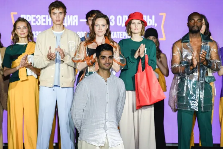 Презентация-показ одежды, разработанной к 300-летию Екатеринбурга. Екатеринбург