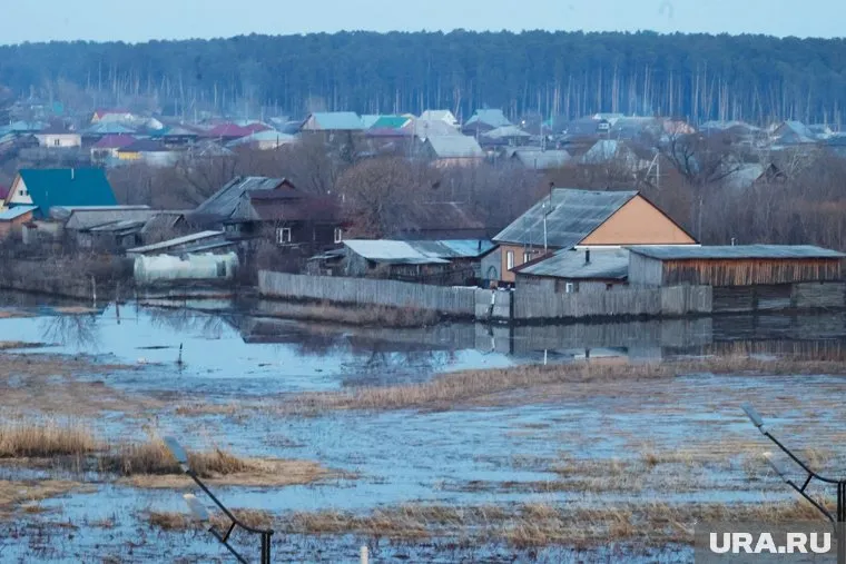 Жителей сел срочно эвакуируют из-за быстрого увеличения уровня воды в Тоболе (архивное фото)