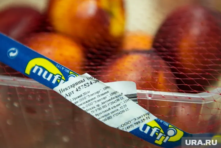 Фрукты отправили на обеззараживание