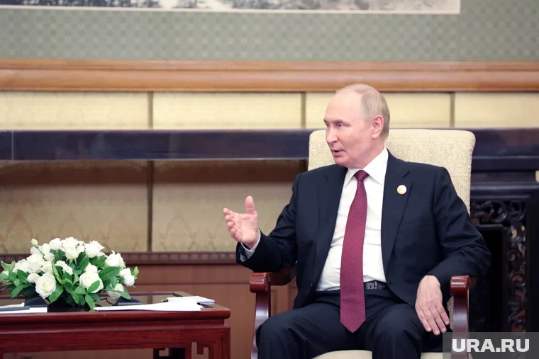 Путин заявил, что Россия и дальше будет развивать ВС РФ