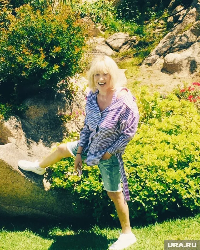 Пугачева не устает экспериментировать с нарядами