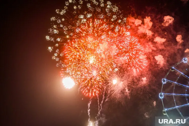 Салюты запретили по рекомендации окружного правительства