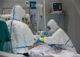 Врач связал симптомы больных коронавирусом с временами года