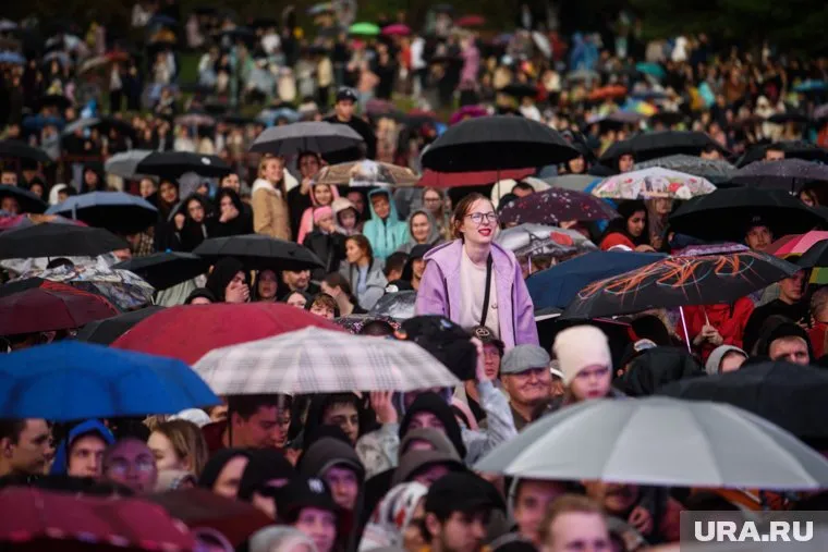 Любимых исполнителей придется слушать под дождем