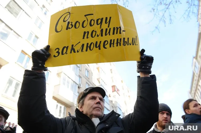 Активист Ильдар Дадин в пятницу, 10 марта, был снова задержан полицейскими, но после установления личности отпущен