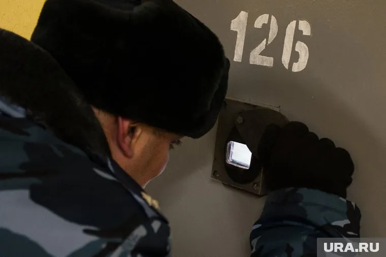 Дежурную смену изолируют в целях профилактики