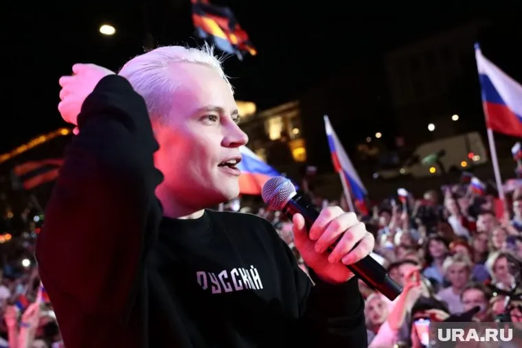 Дронов появился на музыкальной премии «Шансон года 2025» вместе с Мизулиной