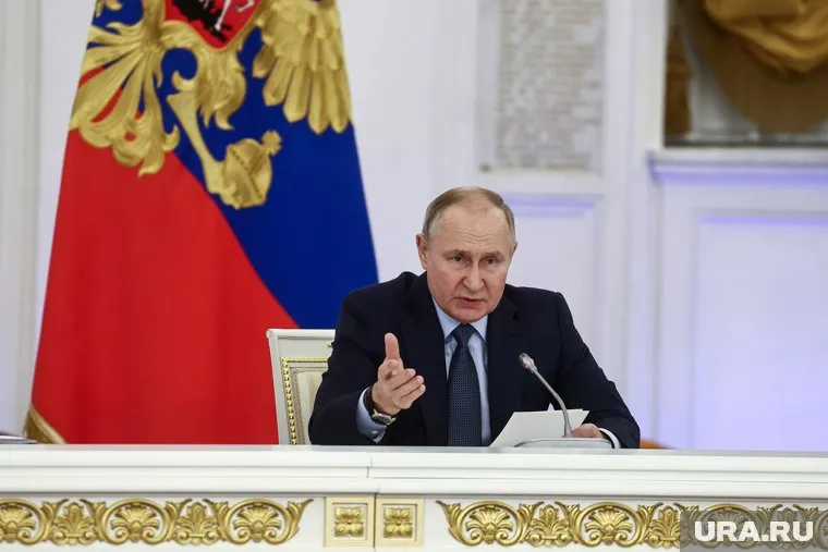 Президент РФ Владимир Путин встретился с новым составом правительства России