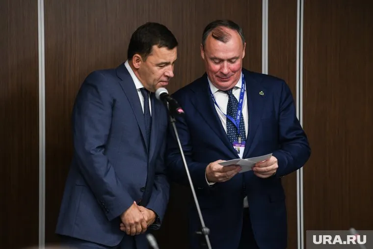 Алексей Орлов (справа) свозил губернатора в усадьбу после форума