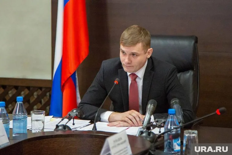 Губернатор собирается защищать свои честь и достоинство