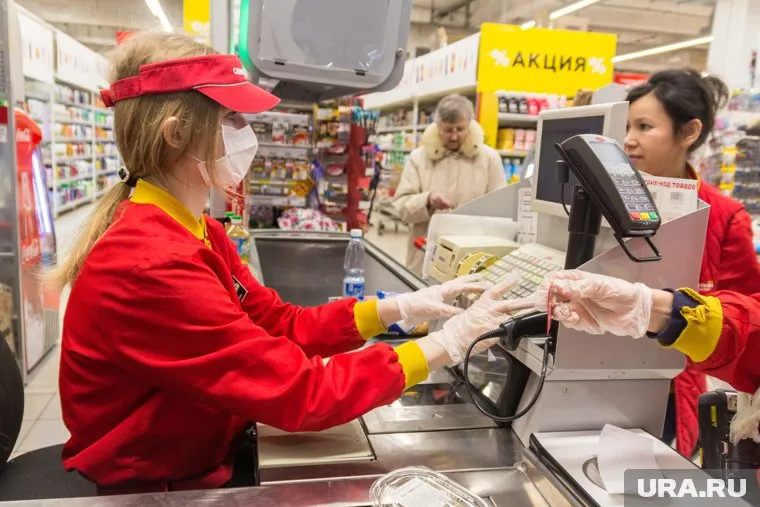 В Прикамье с 28 марта разрешено работать только аптекам и продуктовым магазинам, а также тем, кто продает товары первой необходимости
