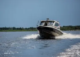 В Перми спасли ребенка, которого вынесло в Каму на плоту