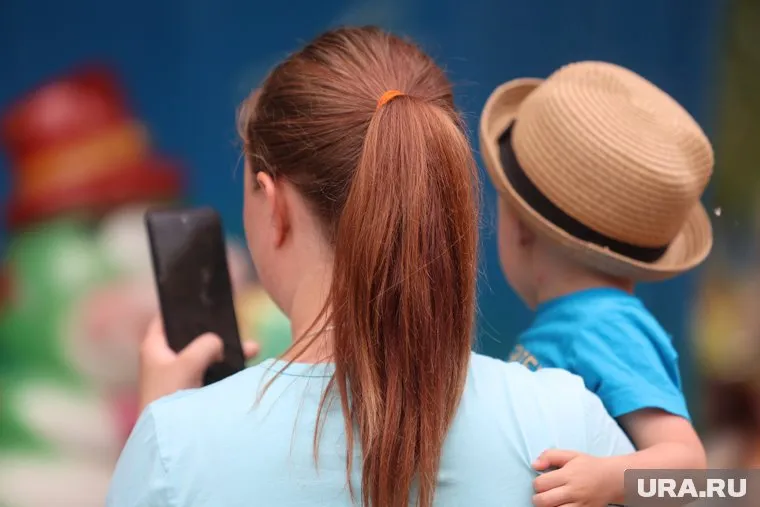 Мать снимала, как ребенок катается на роликах