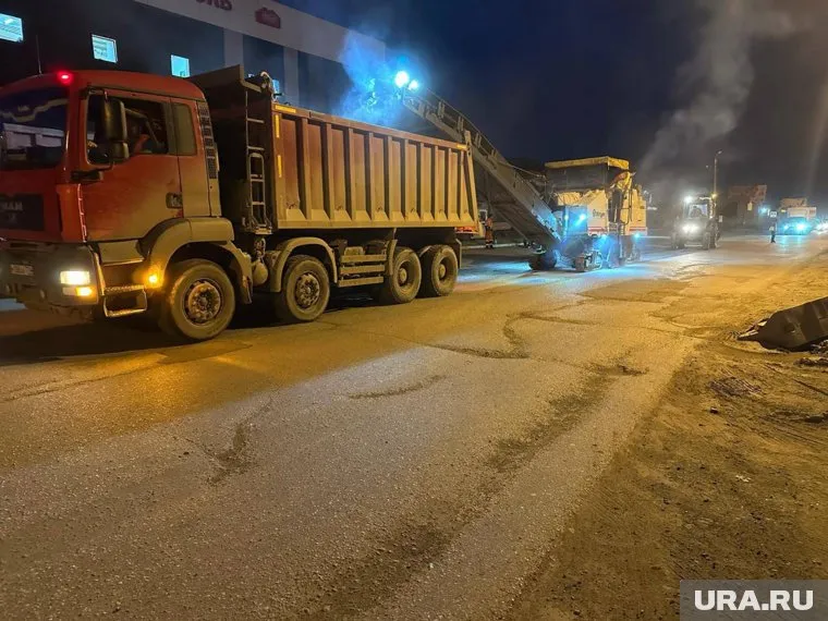 Дорожники приступили к срезке асфальта ночью