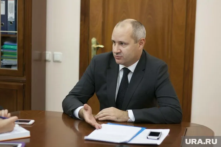 Сергей Новиков уверен: на Ямале достаточно медиков, но работа распределена неправильно