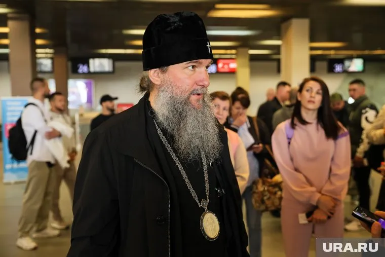 Паломников перед отлетом в Иерусалим благословил Митрополит Екатеринбургский и Верхотурский Евгений