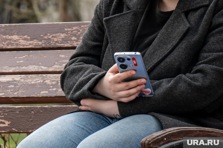 Вернувшимся из-за границы россиянам отключают интернет: зачем нужен «период охлаждения» и как его отменить