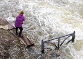 Пермские деревни отрезало от внешнего мира из-за смытого паводком моста