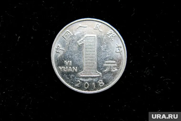 Российским туристам посоветовали конвертировать рубли в юань при поездке за границу