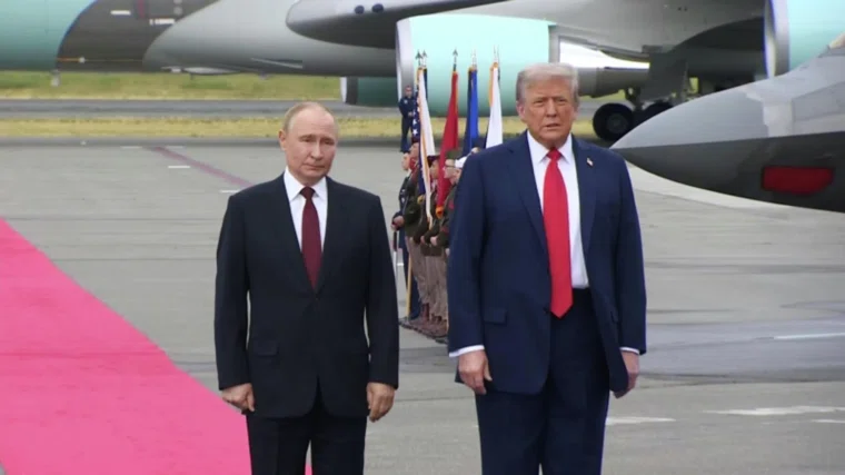 Президент России Владимир Путин и американский лидер Дональд Трамп договорились о новой встрече