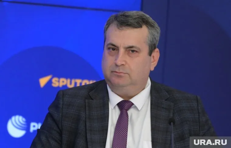 Сообщается, что Луговенко был взят под стражу в начале мая