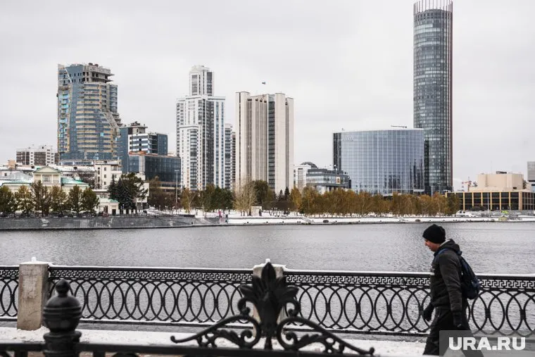 Одну из инсталляций установили на набережной Рабочей молодежи