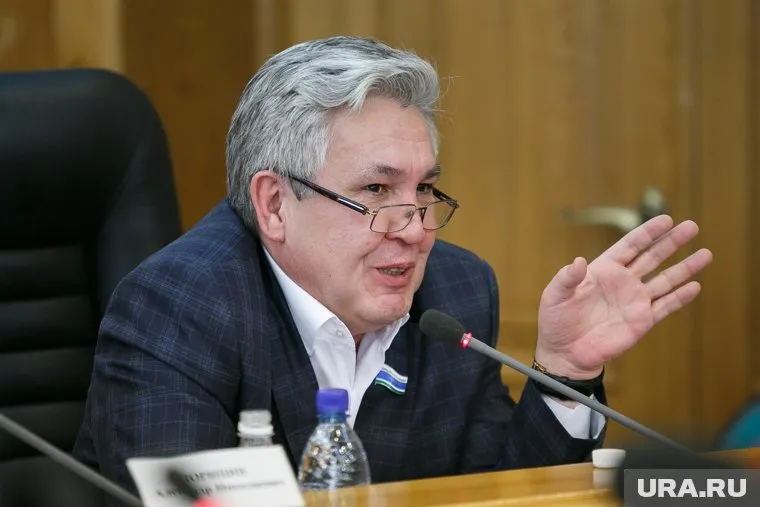 Нафик Фамиев прокладывает себе дорогу в "Партию пенсионеров"