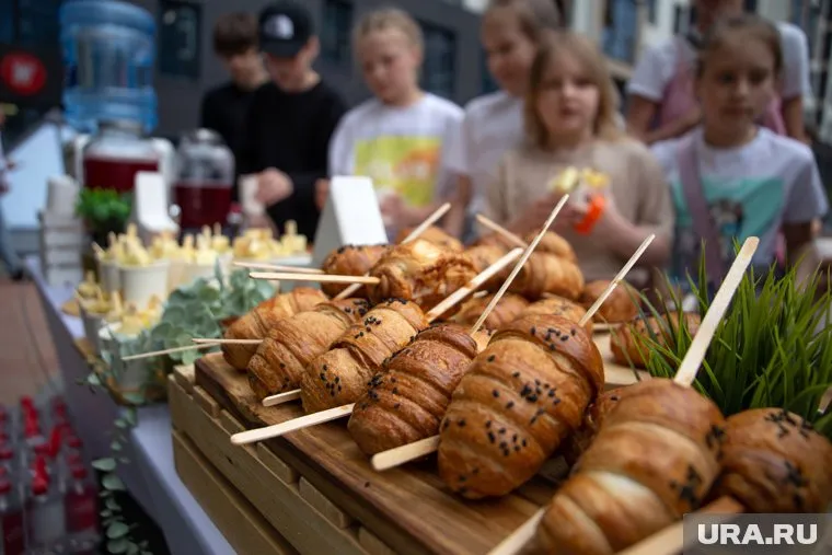 Необходимо при похудении сократить употребление сдобной выпечки, сообщил Арсений Русаков