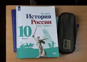 Эпатажный депутат ЯНАО назвал настольной книгой патриота учебник истории