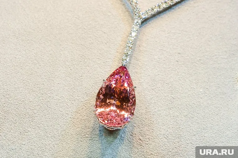 За границей стали востребованы украшения уральских мастеров